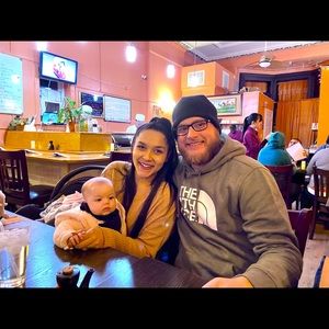 Hi loves 👋 Make me an offer! 👛